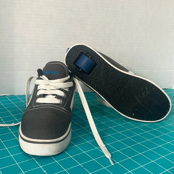 Heelys Other - Heelys Pro 2 Grey, Blue  and white Youth Size 6 Big Kids Shoe